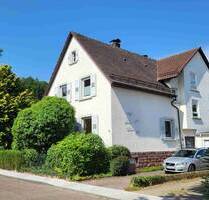 Gepflegtes Zweifamilienhaus mit sonnigem Garten und Ausbaupotential - Remchingen Singen