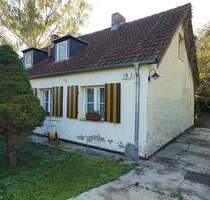 Hauptstadtmakler-Bezugsfreies und erweiterungsfähiges Haus mit großem Grundstück - Berlin / Weißensee Stadtrandsiedlung Malchow