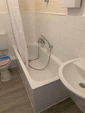 4.) Badezimmer.jpg - Etagenwohnung mit 56,00 m&sup2; in Hamburg zur Miete