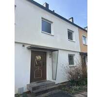 Geräumige Doppelhaushälfte mit Garten, Terrasse und Balkon im grünen Nürnberg-Eibach