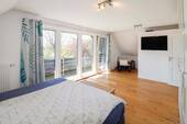 Schlafzimmer mit Loggia - 