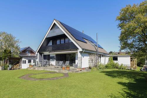 Blick aus Garten - 