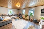 Wohnzimmer 1. OG - 4 Zimmer Einfamilienhaus in Reichartshausen