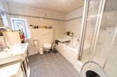 Badezimmer 1. OG - 