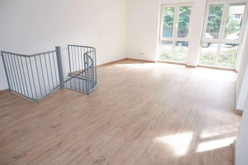 Wohnzimmer - 3 Zimmer Terrassenwohnung zur Miete in Chemnitz