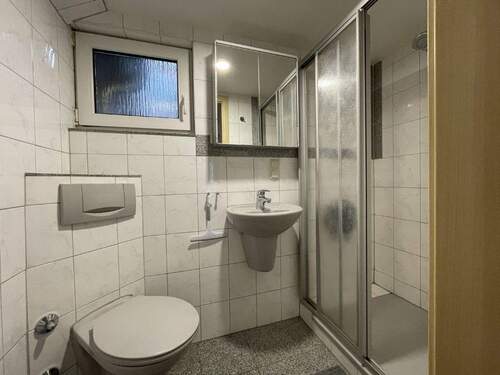 Tageslichtbad mit Dusche - 