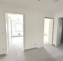 Erstbezug nach Kernsanierung, 5 Minuten zum See, großer Balkon, kleines MFH - Germering