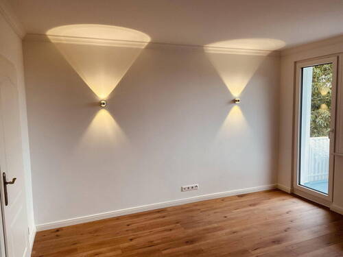 Wandbeleuchtung im Wohnzimmer - 3 Zimmer Etagenwohnung zum Kaufen in Hannover