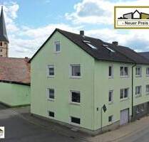 Neuer Preis!: Zweifamilienhaus mit Einliegerwohnung, großer Scheune und 3 Garagen - Röllbach