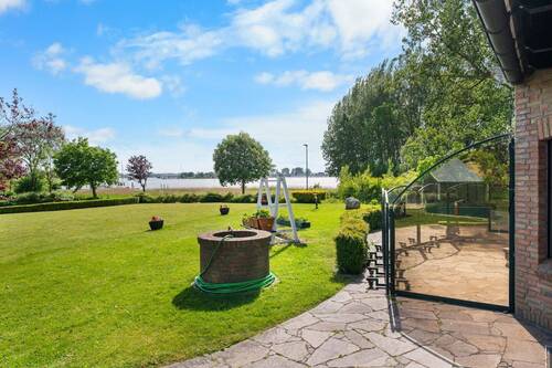 Garten mit Blick auf die Schle - 