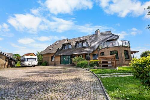 Frontansicht - Außergewöhnliches Anwesen in erster Reihe zur Schlei