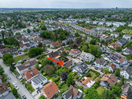 Grundstückshäfte zur Bebauung mit DHH - Grundstück zu Bebauung mit DHH 