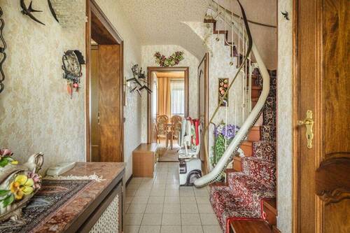 Diele Erdgeschoss - Reihenmittelhaus mit 98,00 m&sup2; in Würselen zum Kaufen