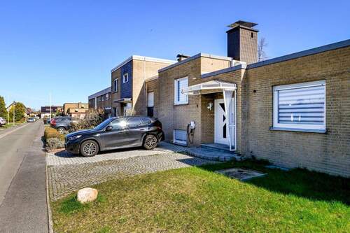 Blick in die Anliegerstrasse - 