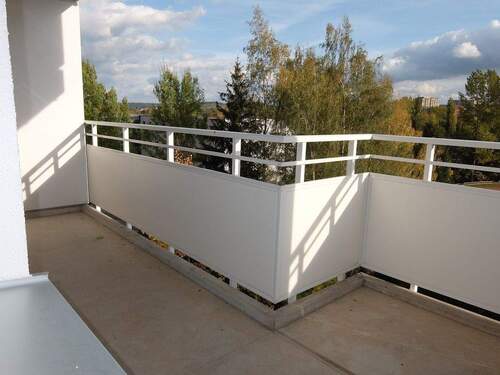 großer Balkon - Etagenwohnung mit 69,90 m&sup2; in Chemnitz zur Miete