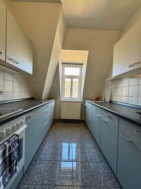 Küche mit Einbauküche - 