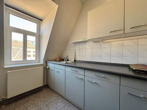 Küche mit Einbauküche - 