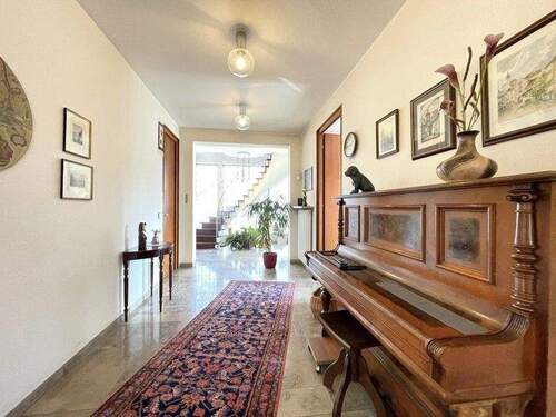 EG Flur - Einfamilienhaus mit 226,00 m&sup2; in Altdorf-Röthenbach zum Kaufen