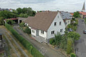 Ansicht Eingang - Einfamilienhaus mit Scheune in Großeibstadt - viel Platz für Träume, Hobbys & Familie