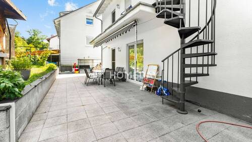 Terrasse 2 - 9 Zimmer Einfamilienhaus in Kämpfelbach