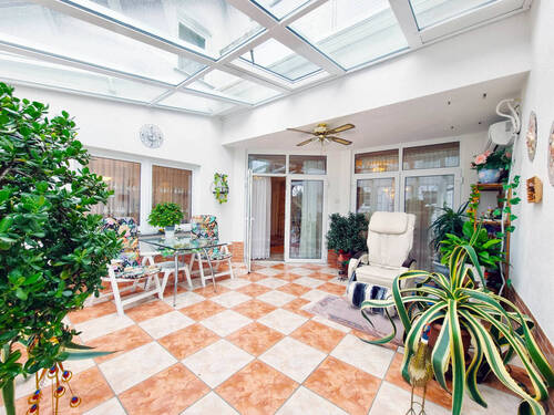 Wintergarten - Mehrfamilienhaus, Wohnhaus mit 373,20 m² in Bad Orb zum Kaufen