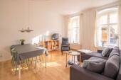 Wohnzimmer - Stilvoll Wohnen am Kleistpark in Schöneberg
