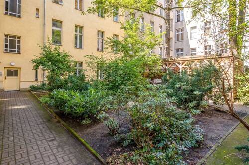 Innenhof mit Fahrradstellplätzen - 