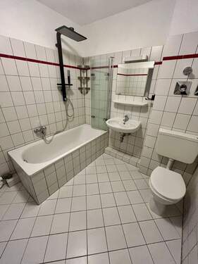 Bad - 3 Zimmer Etagenwohnung in Ronnenberg