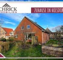 Wohnen mit viel Platz: Gepflegtes Einfamilienhaus mit zusätzlichen Dachgeschossräumen! - Hoisdorf