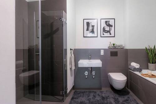 Badezimmer mit Einrichtungsbeispiel - Etagenwohnung mit 98,00 m&sup2; in Potsdam zum Kaufen