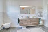 hochwertiges Tageslichtbad - 