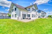 Außenansicht mit Garten - Modernes Einfamilienhaus mit absoluter TOP Ausstattung