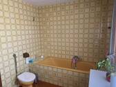 Bad mit Badewanne im 1. OG - 