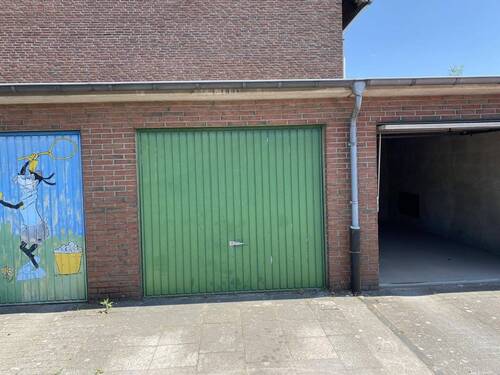 Garage auf d. nahen Garagenhof - 