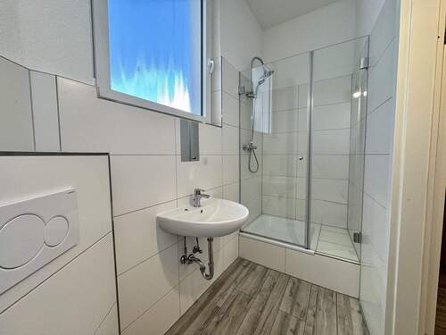 Badezimmer 1 - 8 Zimmer Reihenmittelhaus in Königswinter