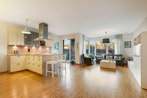 Küche mit Wohn-/Essbereich - 4 Zimmer Etagenwohnung zum Kaufen in Hamburg