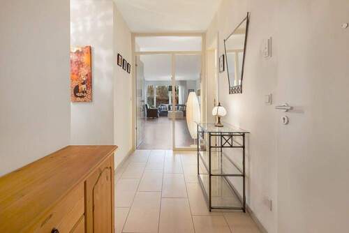 Wohnungseingangsflur - 4 Zimmer Etagenwohnung in Hamburg