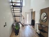 Eingang / Treppe - Einfamilienhaus mit 138,00 m² in Schernfeld zum Kaufen
