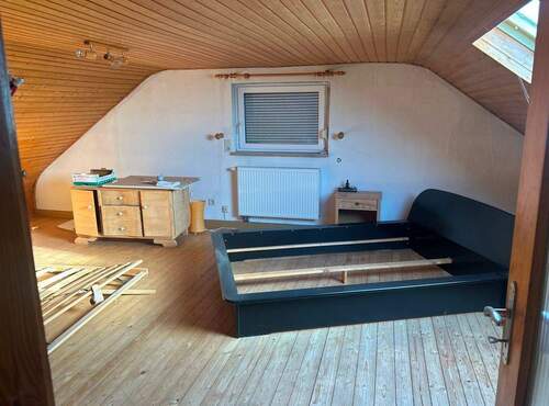 15 Weiterer Raum im DG.jpg - 