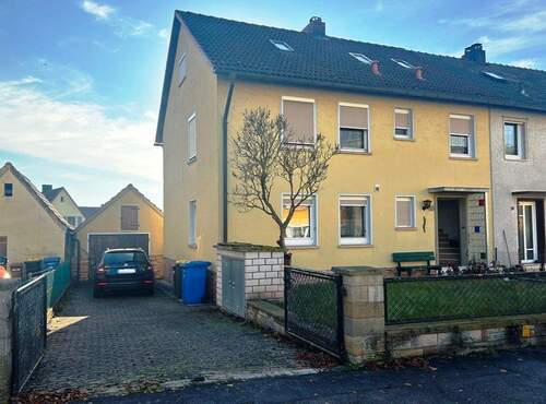 1 HF Außenansicht.jpg - 4 Zimmer Doppelhaushälfte zum Kaufen in Ebelsbach