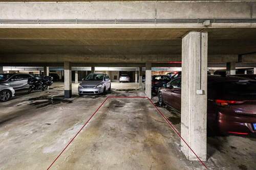 Tiefgaragenstellplatz - 