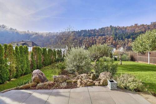 Terrasse und Garten mit Panoramablick - 