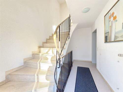 Eingang / Treppenhaus - 