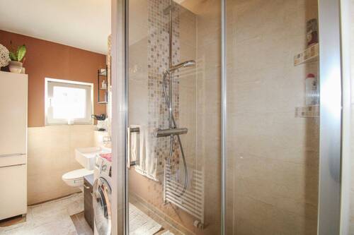 Badezimmer - 3 Zimmer Einfamilienhaus zum Kaufen in Braunschweig