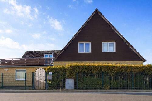 Hauseingang - 5 Zimmer Doppelhaushälfte zum Kaufen in Düsseldorf