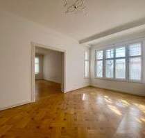 Stuckaltbau mit 2 Balkonen und Aufzug - Berlin Wilmersdorf