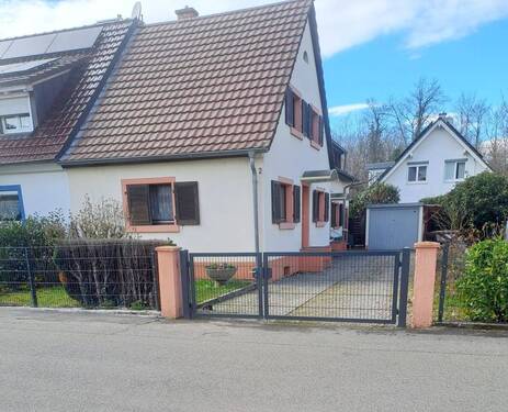 Hausansicht außen.jpg - Mehrfamilienhaus, Wohnhaus zum Kaufen in Freiburg im Breisgau