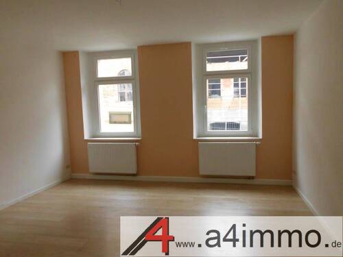 Wohnzimmer - 3,5-Zimmer-Wohnung im HP re, in ruhiger Lage, Geschwister Scholl Str.