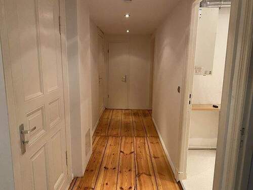 Flur mit Zwischendecke (Stauraum) - 