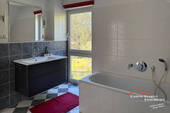 Ausschnitt Wannen-/ und Duschbad - 
